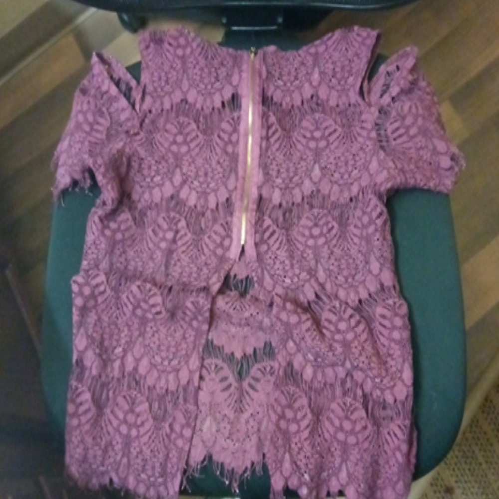 Sleeve cut lace top